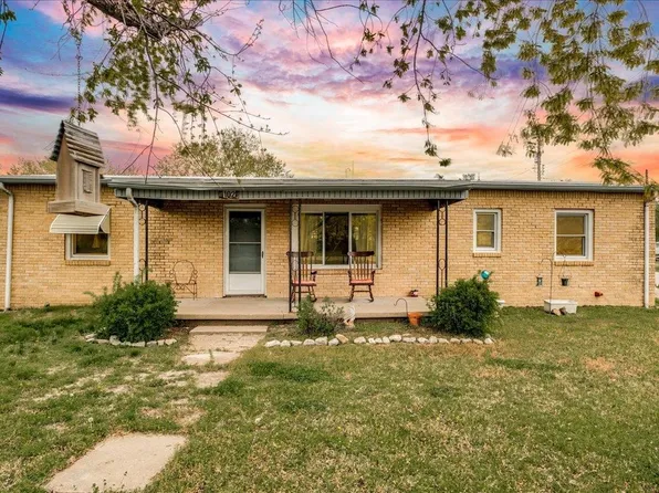 102 S Phelps Ave, Bentley, KS 67016