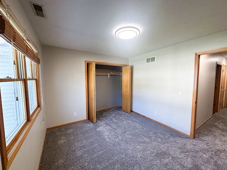 1725 N 57th Ave — Photo 10
