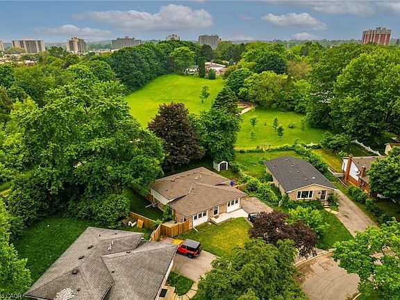 3rd image of 407 Castlegrove Pl