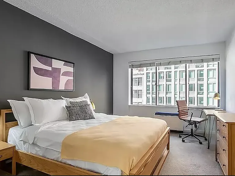 181 7th Ave #11 — Photo 3