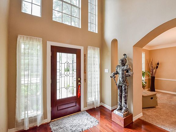 3rd image of 3210 Mission Grove Dr