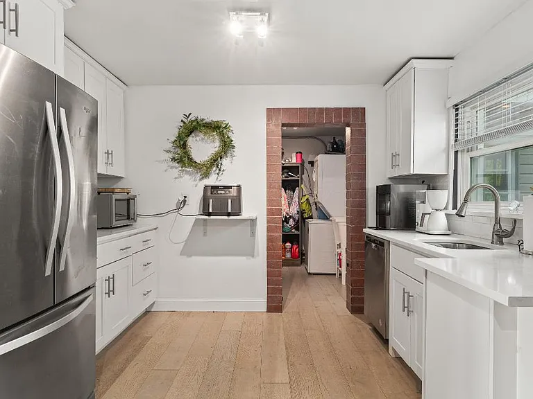2205 Mary Ln — Photo 12