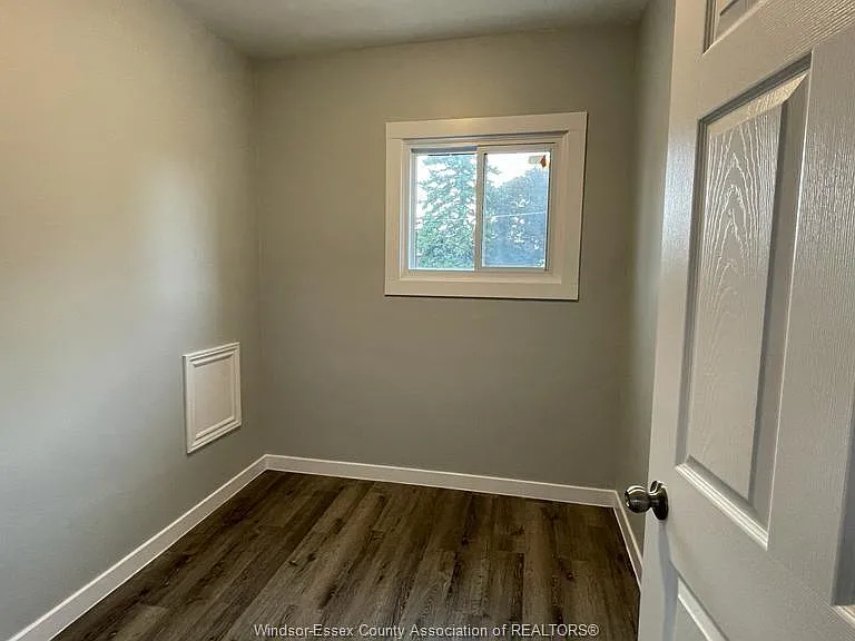 1415 Bruce Ave — Photo 8