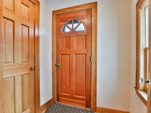 2nd image of 21 Preston St