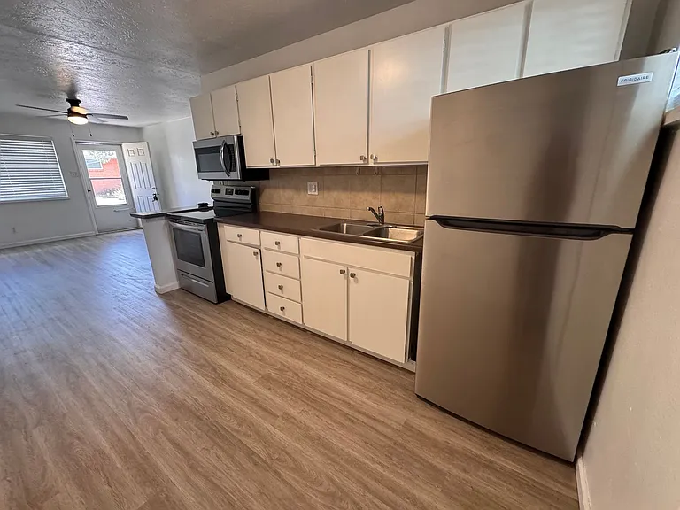 9400 Candelaria Rd NE — Photo 6