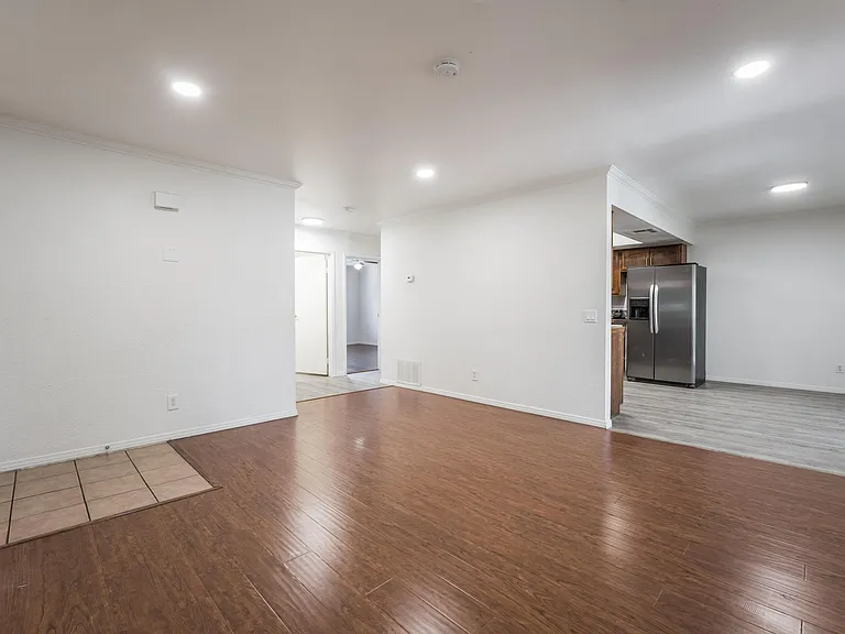 6621 W Tropicana Ave #201 — Photo 7