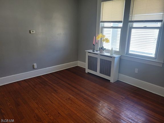 3rd image of 320 Hillside Ave