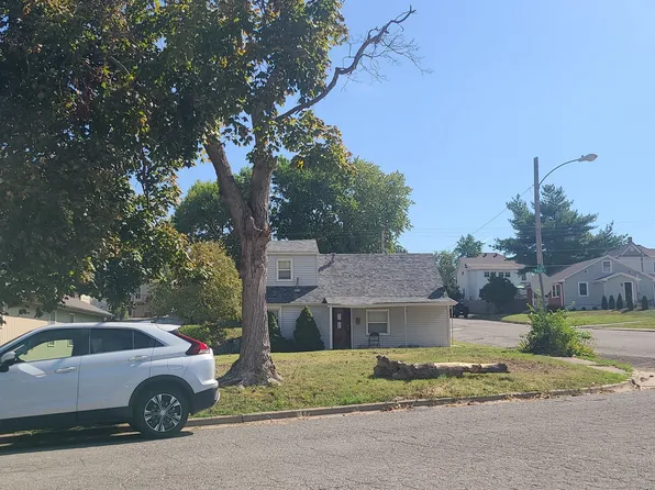 14 W 14th St, Higginsville, MO 64037