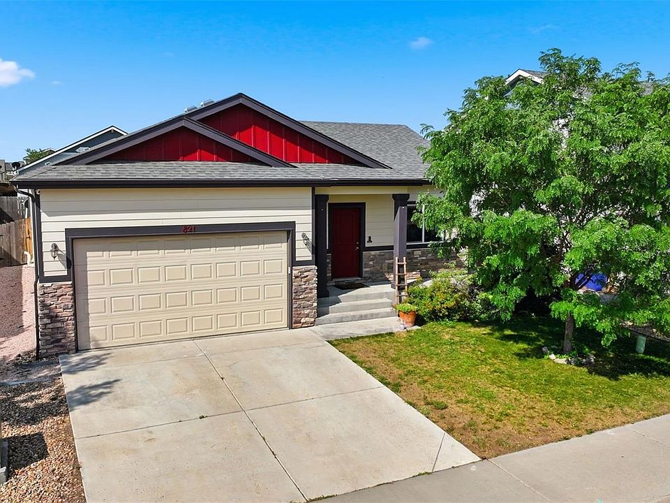 1st image of 821 Village Drive
