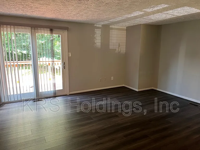 14582 Olde Kent Rd — Photo 3