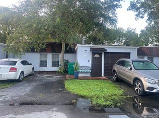 7345 Pine Valley Dr, Hialeah, FL 33015