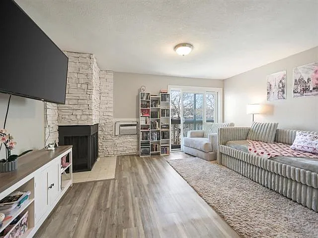 1 bed, 548 sqft, $1,150 — Photo 4