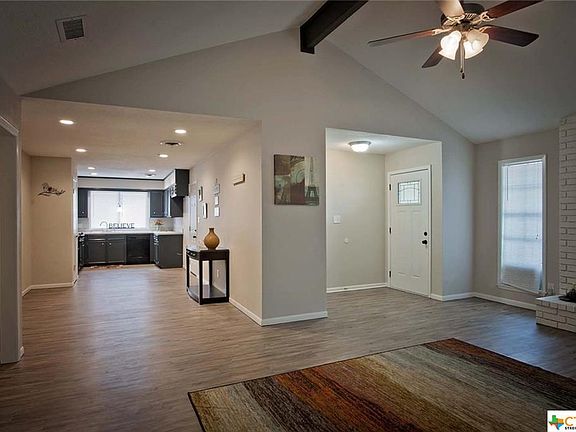 4th image of 106 Londonderry Dr