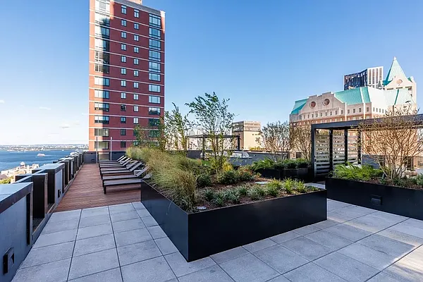 Rented by MNS | media 52