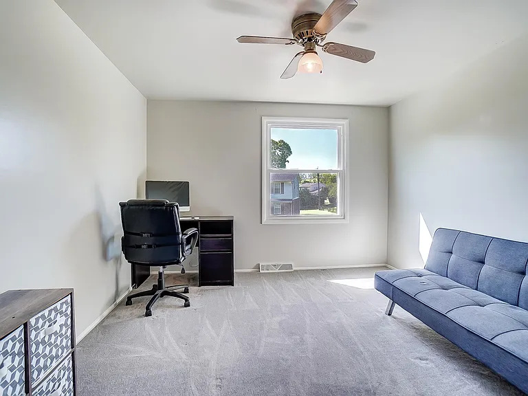 4216 Silver Oak St — Photo 37