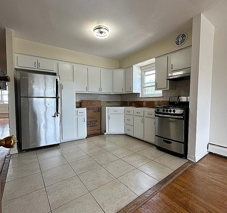 1st image of 22-12 42nd St #2