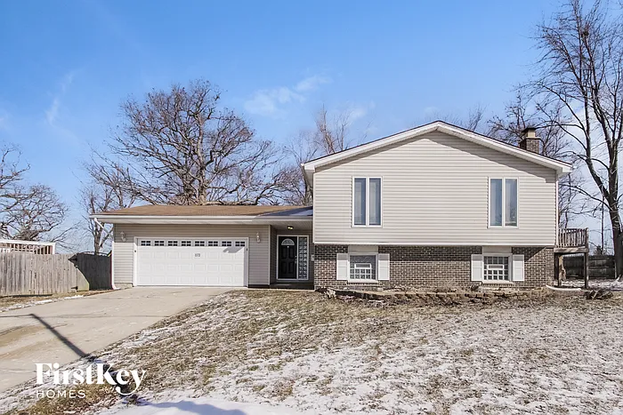 673 Sullivan Ln photo 1