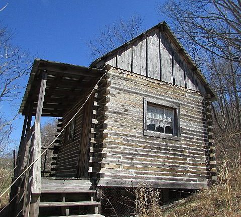 5th image of 271 Whackertown Dr