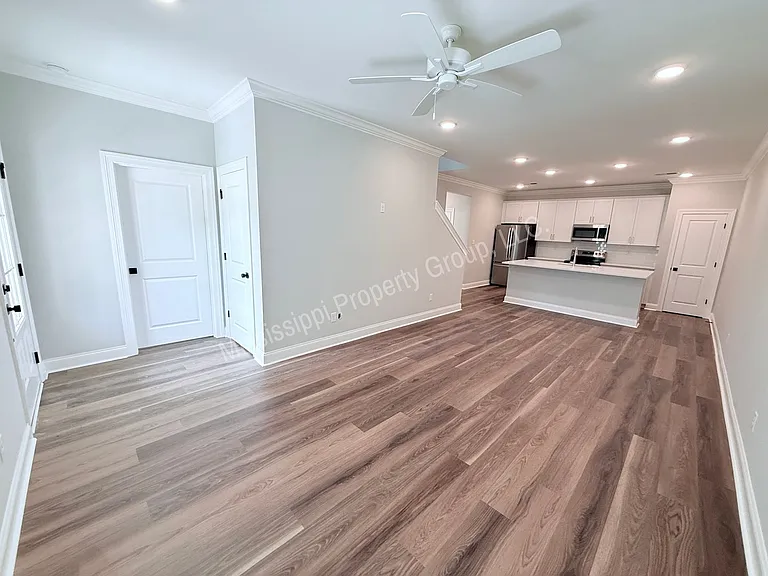 3532 Fenwick Way — Photo 4