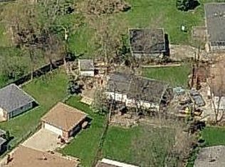 20 Greencliff Dr, Bedford, OH 44146