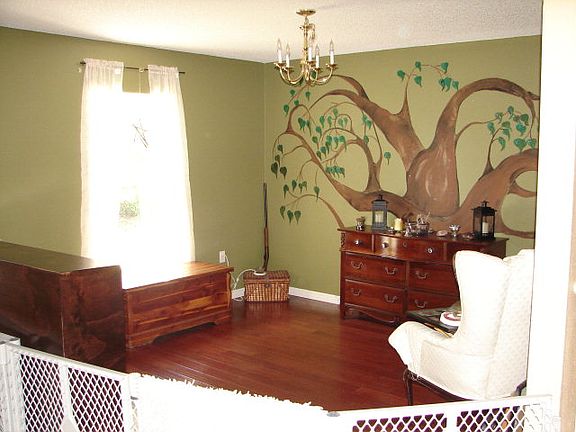2nd image of 27 Faircastle Ln