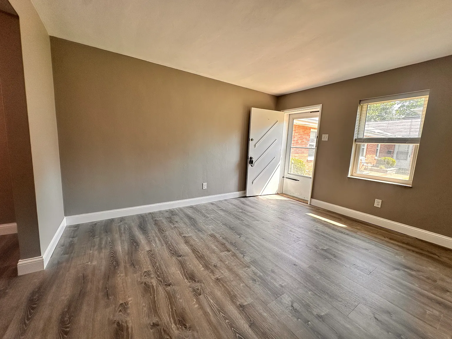 2 bed, 900 sqft, $1,000 — Photo 4