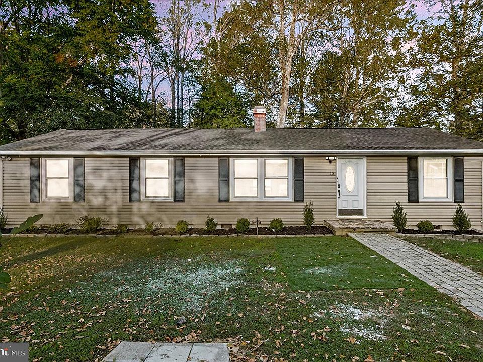 1st image of 15 Lovelace Ln