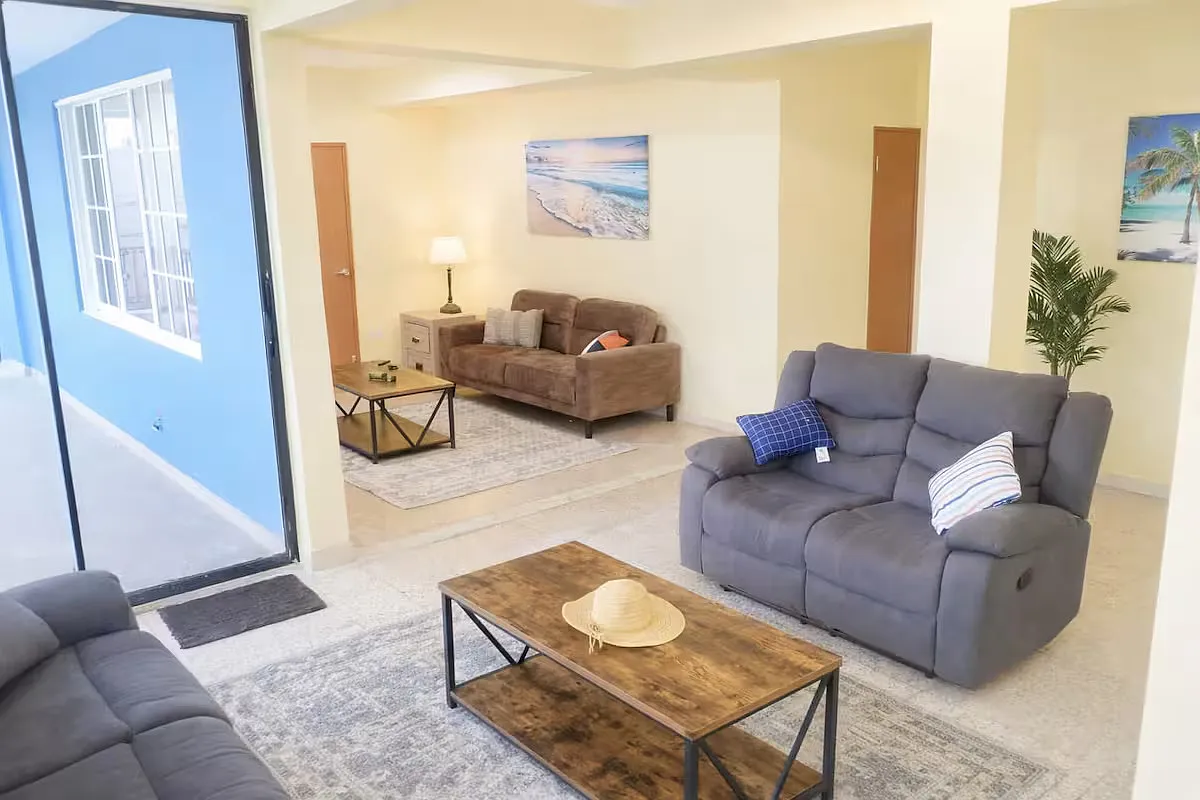 3 bed, 2200 sqft, $1,299 — Photo 3