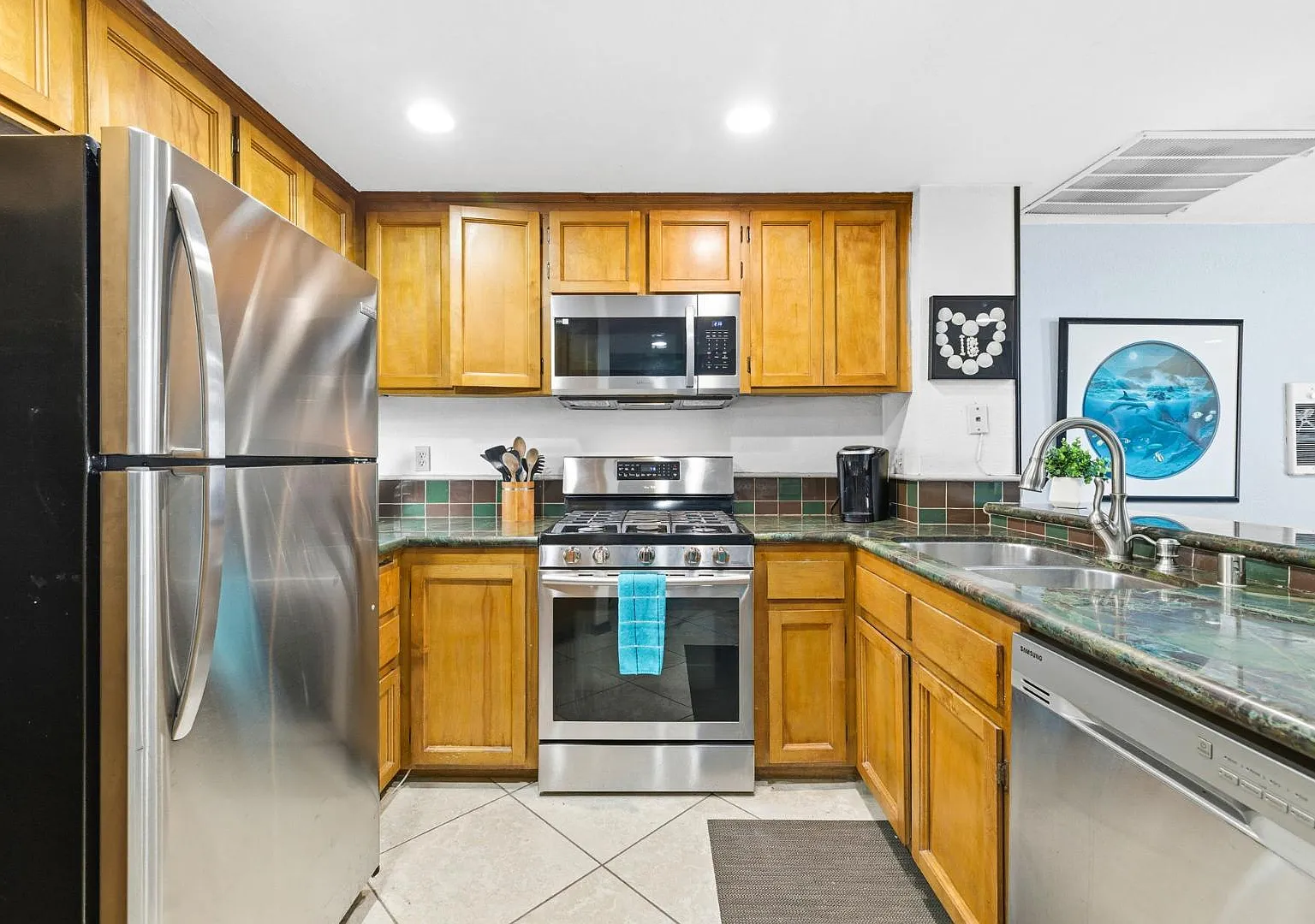731 Seacoast Dr - Seacoast Dr 731 — Photo 3