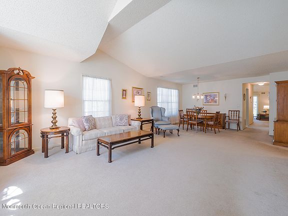 4th image of 1508 Scholar Place