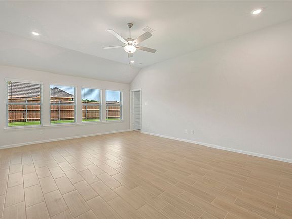 2nd image of 3301 Kingdom Dr