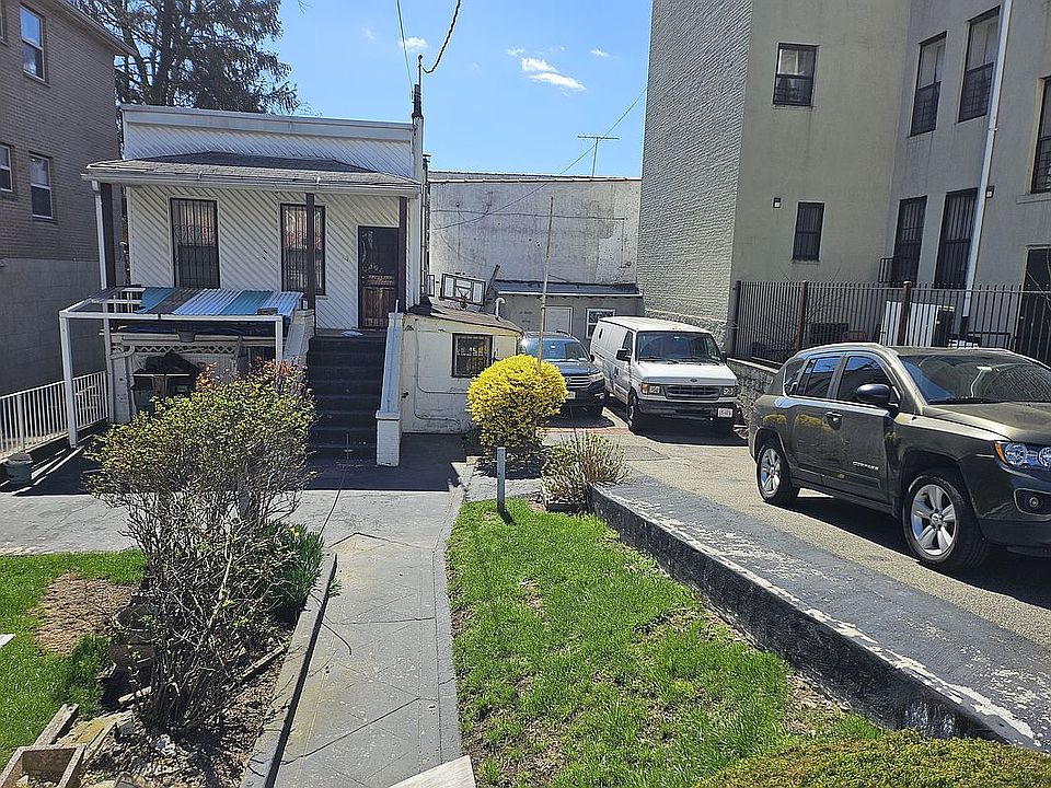 1st image of 956 Hegeman Ave #1