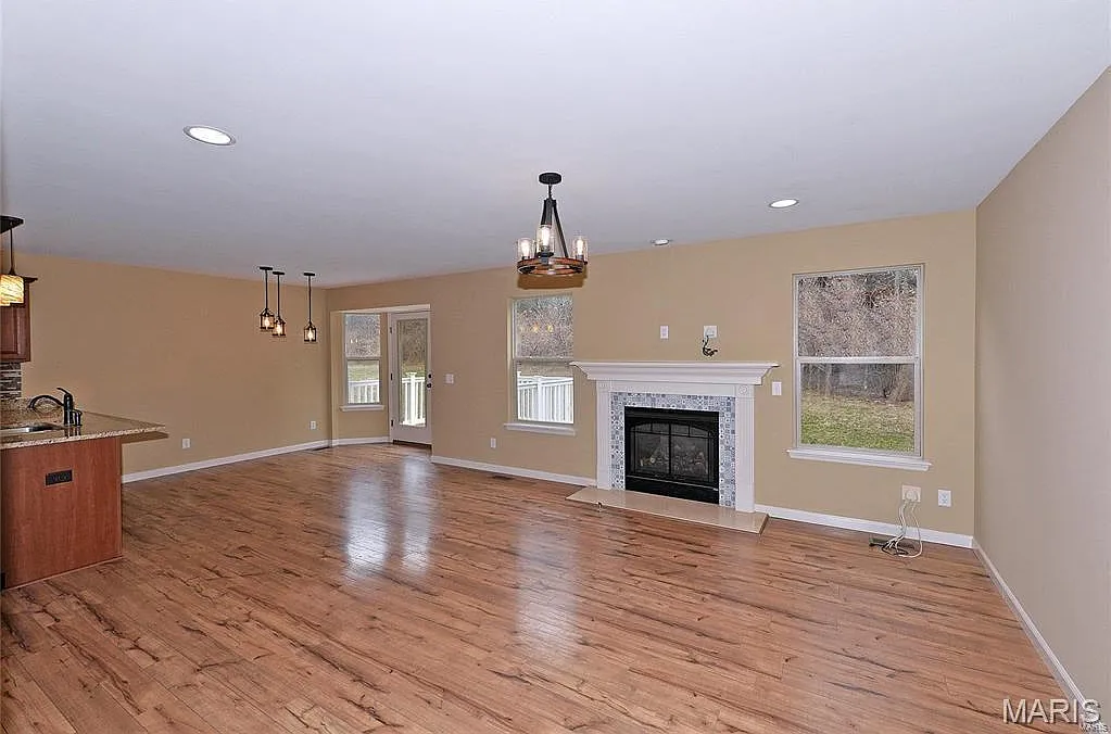 3 bed, 2.5 bath, 1618 sqft, $2,000 — Photo 4