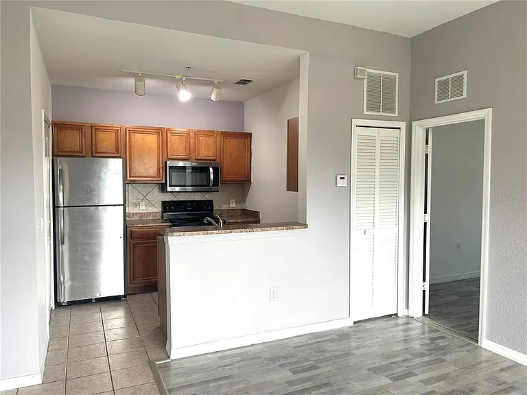 6137 Metrowest Blvd #307 — Photo 7