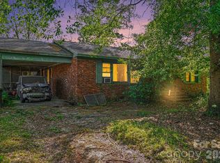 105 W Temple Ave, Rockingham, NC 28379