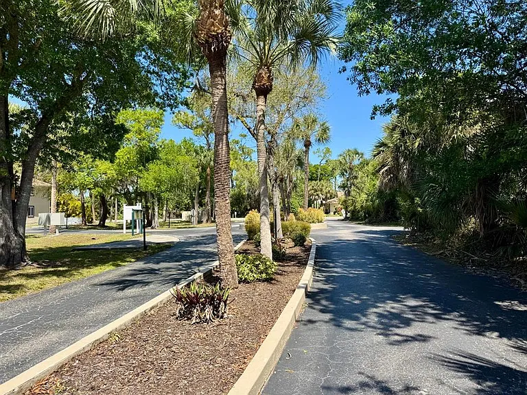 22481 Westchester Blvd #B36 — Photo 4