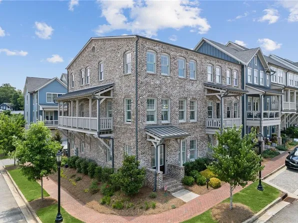 370 Maplewood Dr, Roswell, GA 30075