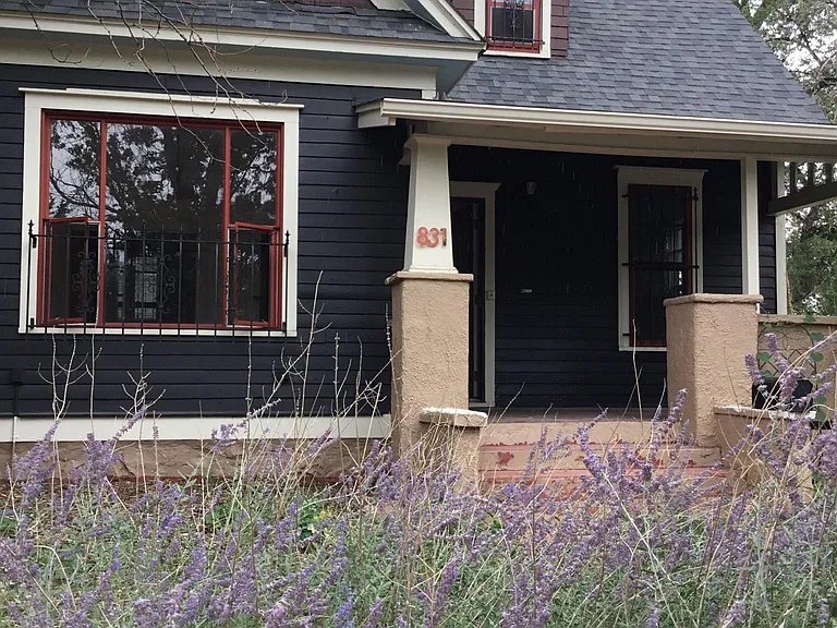 831 S Cascade Ave — Photo 1