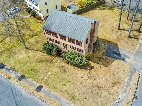 1 Crosby Cir, Framingham, MA 01701