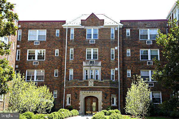 3051 Idaho Ave NW #311