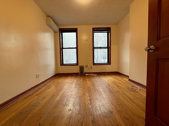 5th image of 274 Albany Ave APT 2