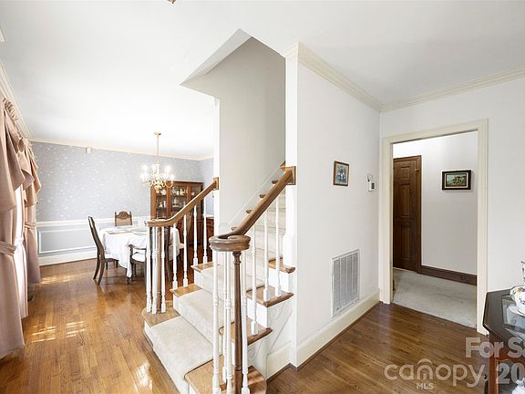 4th image of 1568 Wheaton Way NW