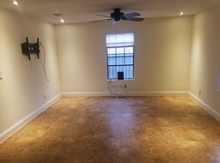 1021 S Hackberry St, San Antonio, TX 78210