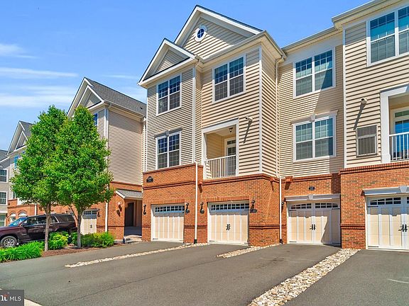 3rd image of 23300 Milltown Knoll Sq Unit 113