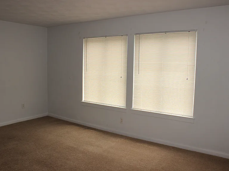 Cascades Pointe — Photo 13