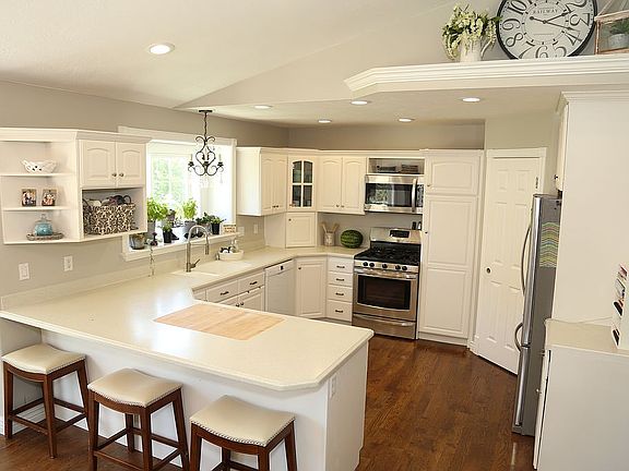 5th image of 4483 W Carriage Ln
