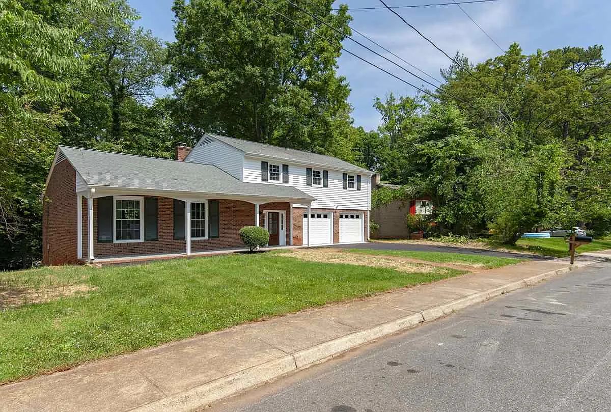 2511 Hillwood Pl photo 1