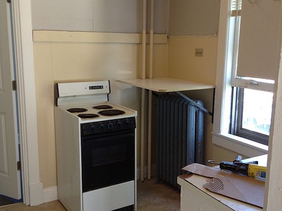 4th image of 320 S 19th Ave E #B
