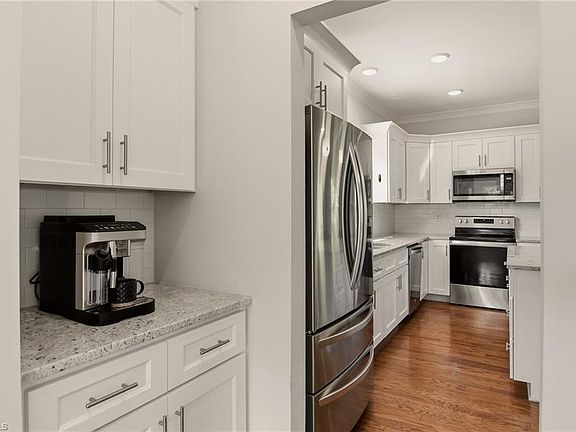 5th image of 2056 Claxton Dr