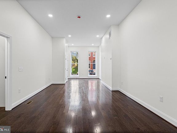 5th image of 530 N Carrollton Ave